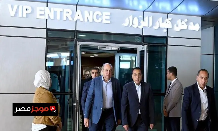 مدبولي يؤكد تميز مطار سفنكس الدولي بموقعه القريب من الأهرامات والمتحف المصري