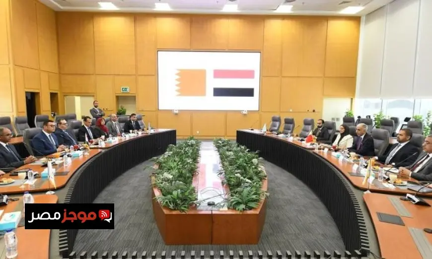 وزير الإسكان يبحث سبل التعاون مع وزير الأشغال في البحرين لتعزيز التنمية العمرانية