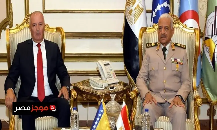 وزير الدفاع يلتقي بنظيره البوسني لبحث تعزيز التعاون العسكري ويستعرض تفاصيل اللقاء بالفيديو والصور