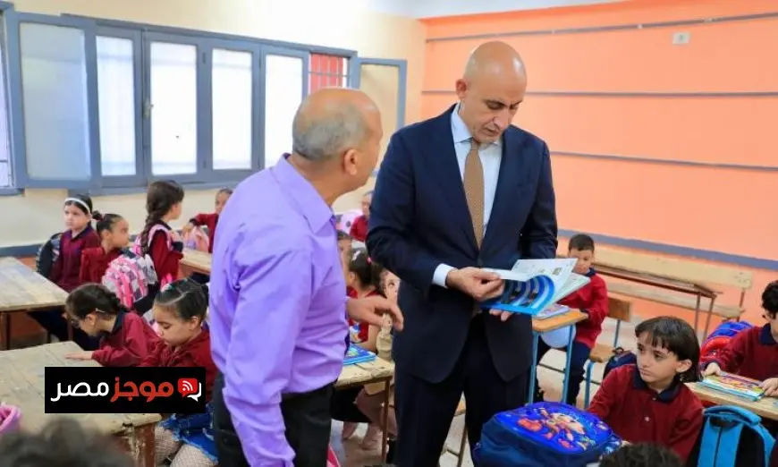 عبد اللطيف يؤكد دور المعلم الحاسم في توجيه الطلاب نحو مساراتهم المهنية المتنوعة