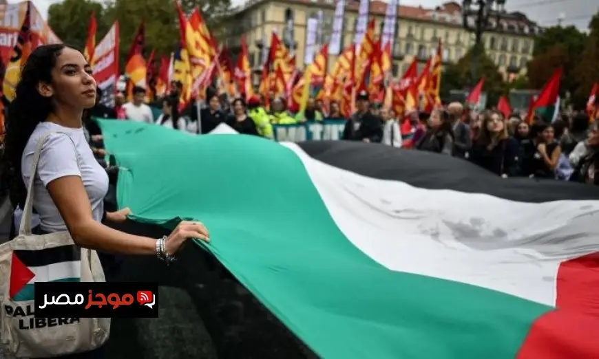 تظاهرات ضخمة في إيطاليا احتجاجا على الأوضاع في غزة أمام القنصلية الإسرائيلية في باري