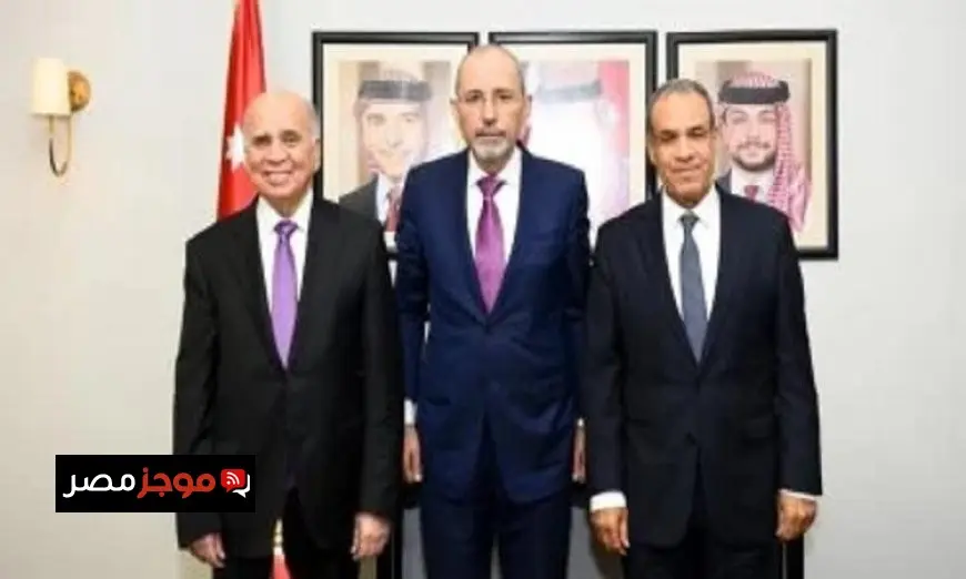 وزير الخارجية يقود اجتماع آلية التعاون الثلاثي بين مصر والأردن والعراق لتعزيز الشراكات الإقليمية