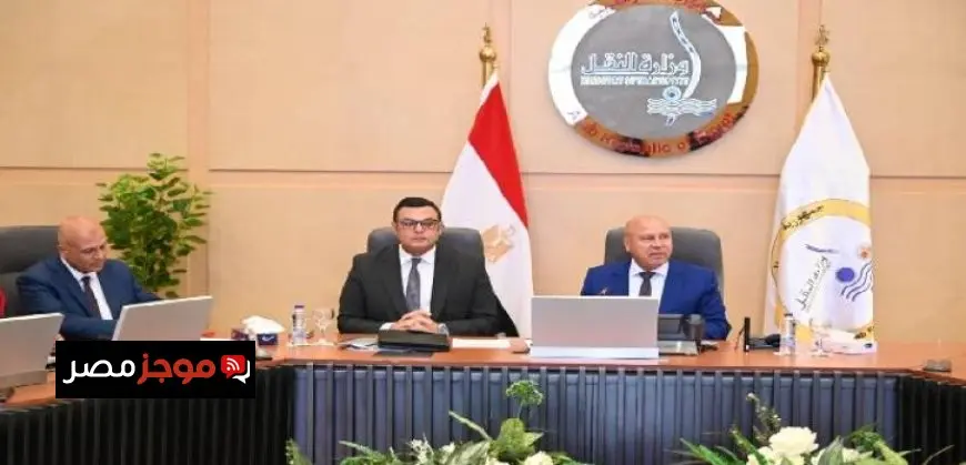 وزيرا الصناعة والإسكان يبحثان موقف ترفيق المناطق الصناعية تمهيدا لطرح الأراضى