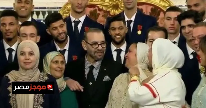 حكيمي يكشف عن كواليس لقاء ملك المغرب مع أمهات اللاعبين