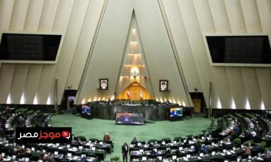 رئيس البرلمان الإيراني يؤكد عدم التزام البلاد بتنفيذ قرارات دولية غير قانونية
