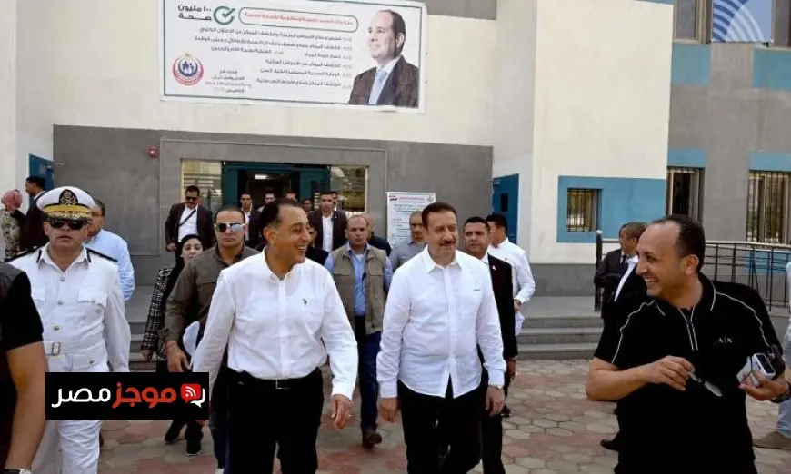 رئيس الوزراء يزور مركز طب الأسرة في قرية شمّا ويجتمع مع القوافل الطبية بأشمون