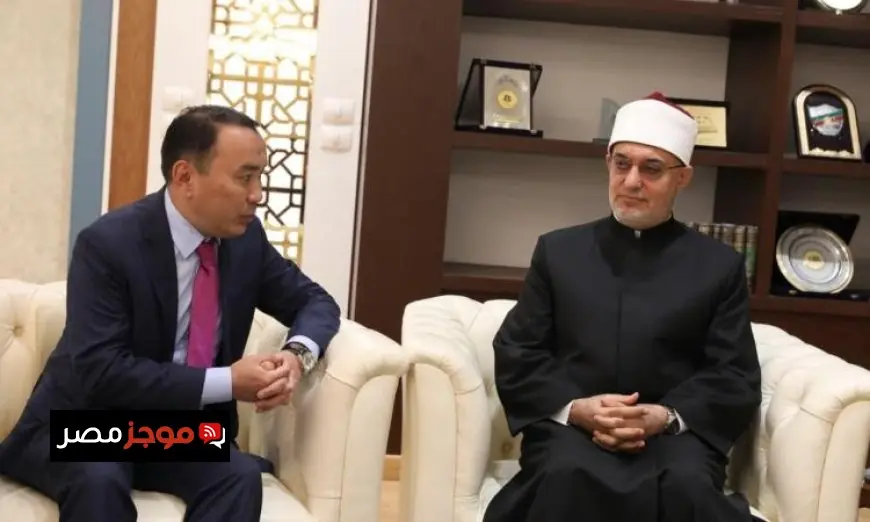 مفتي الجمهورية يلتقي بسفير كازاخستان لتعزيز التعاون في المجالات الدينية والإفتائية