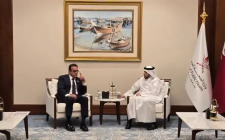 عبد الغفار يناقش تعزيز التعاون الصحي بين مصر وقطر مع وزير الصحة القطري