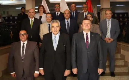 عاشور يؤكد أهمية إعداد قادة جامعيين لمواكبة التطورات في تطوير التعليم