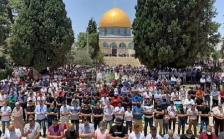 45 ألف مصل يتحدون حصار الاحتلال الإسرائيلي ويؤدون صلاة الجمعة في الأقصى