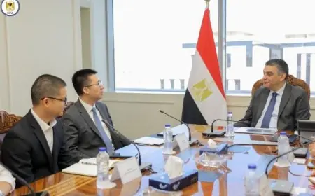 رئيس هيئة الشراء الموحد يلتقي وفد هواوي لاستكشاف فرص التعاون في تطبيقات الذكاء الاصطناعي