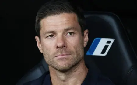 تشابي ألونسو يتسلم هدية غير متوقعة من مبابي في كازاخستان