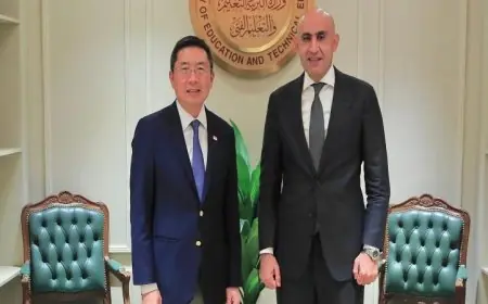 وزير التربية والتعليم يتباحث مع سفير سنغافورة في القاهرة لتعزيز سبل التعاون التعليمي