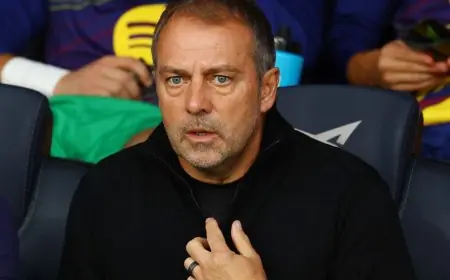 فليك يكشف عن رؤيته لمستقبل برشلونة ويعترف بخطأه في إدارة أزمة تير شتيغن