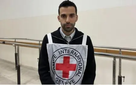 الصليب الأحمر في غزة يعمل على ضمان تبادل المحتجزين والأسرى بفعالية