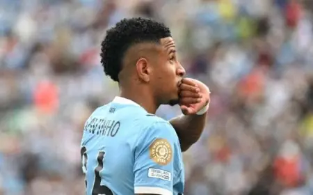 جوارديولا يكشف عن اقتراب سافينيو من توقيع عقد جديد مع مانشستر سيتي