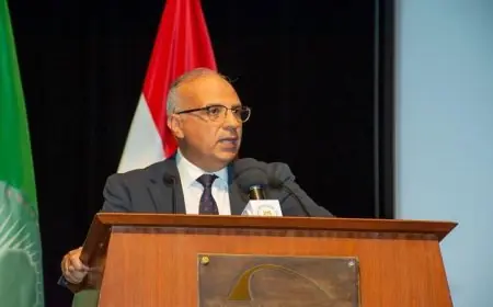 وزير الري يتفقد تحديثات الصيانة والتأهيل لحائط رشيد البحري