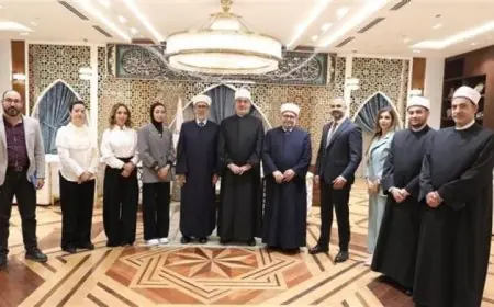 مفتي الجمهورية يلتقي وفد المحكمة الشرعية الفلسطينية لتعزيز التعاون المشترك