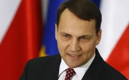 زيارة مفاجئة لوزير الخارجية البولندي إلى أوكرانيا تعزز العلاقات الثنائية