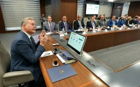 وزير البترول يجتمع مع الإعلاميين ورؤساء تحرير الصحف والمواقع لتعزيز التواصل الإعلامي