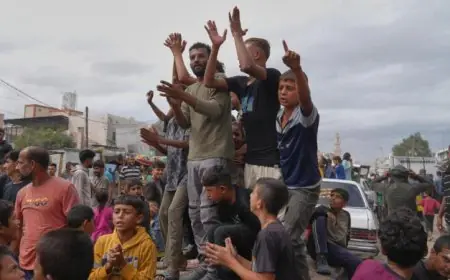 عشرات الآلاف من الفلسطينيين يعودون إلى غزة بعد تدمير المعالم بالكامل وفقاً لوكالة واشنطن بوست