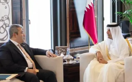 رئيس الوزراء القطري ووزير الخارجية يستقبلان سفير مصر في الدوحة