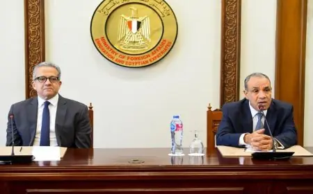 وزير الخارجية يرحب بالعناني عقب انتخابه مديرا عاما لليونسكو