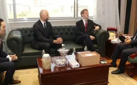 وزير الكهرباء يتباحث مع وزير نرويجي ومسؤولي سكاتك لتعزيز التعاون في الطاقة المتجددة