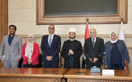 وزير الأوقاف يستقبل وفد شباب البرلمان العربي في المركز الثقافي الإسلامي لتعزيز التعاون الثقافي