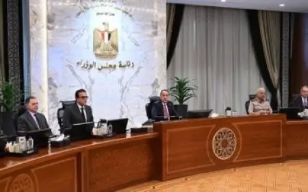 وزير الرياضة يناقش مع رئيس تنمية الصعيد تعزيز كفاءة المنشآت الرياضية وتطويرها