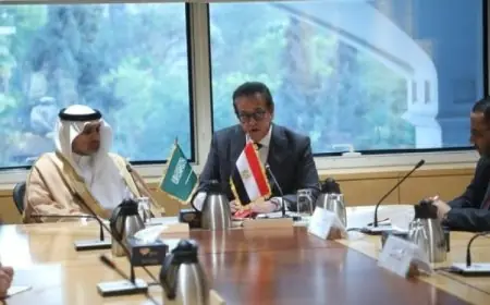 عبد الغفار يلتقي وزير الصحة السعودي لتعزيز آفاق التعاون المشترك