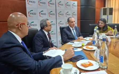 وزير الخارجية يؤكد حرصنا على تعزيز التكامل الصناعي مع الشركات الهندية