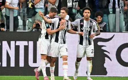 برشلونة يتواصل مع مهاجم يوفنتوس تحسباً لرحيل روبرت ليفاندوفسكي