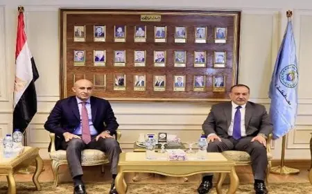 وزير التعليم يثني على استمرارية العملية التعليمية في مدارس محافظة أسيوط