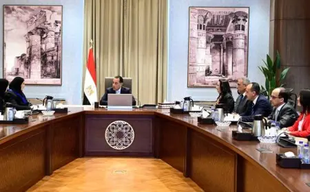 مدبولي ومريم المسند يناقشان سبل إدخال المساعدات الإنسانية إلى غزة