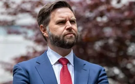 نائب الرئيس الأمريكي يؤكد عدم إرسال قوات أمريكية إلى غزة