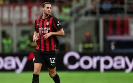 ميلان يكشف عن إصابة أدريان رابيو نجم الفريق الفرنسي