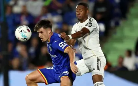 ديفيد ألابا يتعرض لإصابة أمام خيتافي وغيابه عن الكلاسيكو في خطر