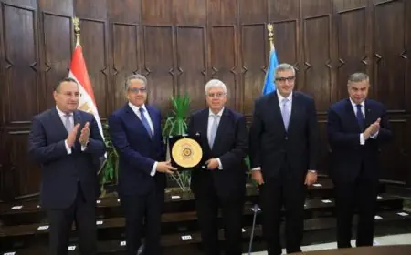 عاشور يؤكد أن قيادة أحد أبناء مصر لليونسكو تعكس التقدير العالمي للحضارة المصرية