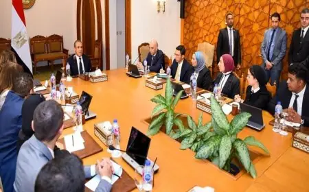 وزير الخارجية يشارك صور حصرية خلال مناقشة آليات السياسة المصرية مع طلاب جامعة بدر