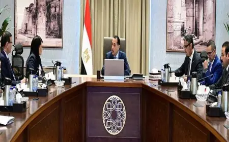 رئيس الوزراء يؤكد التزام الحكومة بضمان توافر مستدام للسلع الاستراتيجية في الأسواق