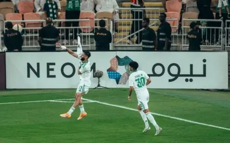 أبو الشامات يقود تشكيلة الأهلي الأساسية في مواجهة النجمة بدوري روشن