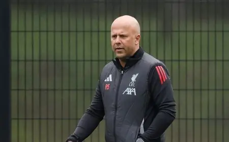 آرني سلوت يؤكد عدم قلقه من صيام محمد صلاح ويشيد بسجل أهدافه المذهل طوال مسيرته