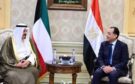 استقبال رئيس الوزراء لنظيره الكويتي في مطار القاهرة الدولي يعزز العلاقات الثنائية