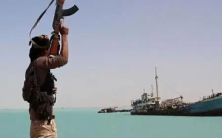 اليمن يكتشف شحنة كبيرة من المواد الكيميائية والأسلحة للحوثيين في باب المندب