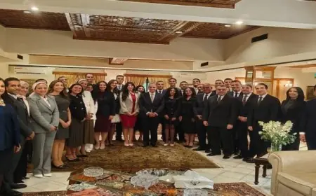 صيني يترك وظيفته ويتفرغ لتدريب الكلاب nhằm دعم مرضى التوحد