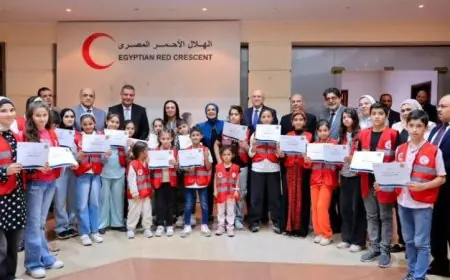 وزيرة التضامن تمنح أطفال فلسطين شهادات اجتياز دورة المنقذ الصغير