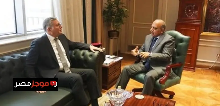 وزير الكهرباء والبترول يعكفان على تطوير مشروعات الطاقة المتجددة وتقليل الانبعاثات الكربونية