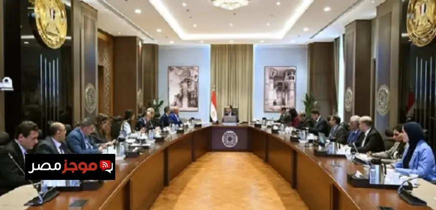 مدبولي يشدد على أهمية مشروعات النقل الجماعي الأخضر المستدام الصديقة للبيئة الجارية حاليًا