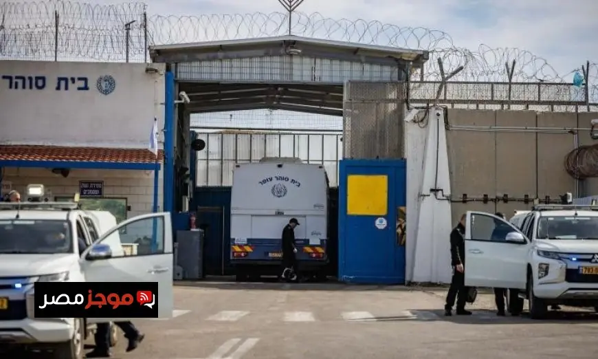إسرائيل تبدأ إجراءات نقل الأسرى الفلسطينيين استعدادا للإفراج عنهم